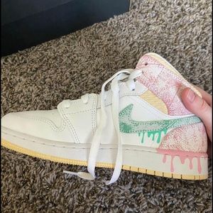 Air Jordan 1 mid Paint Drip
